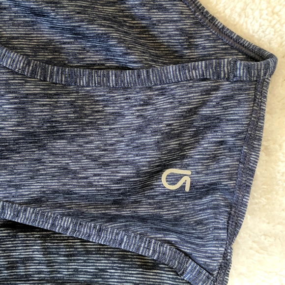 GapFit Peek-a-boo Sports Bra in quiet blue size large - Picture 3 of 6